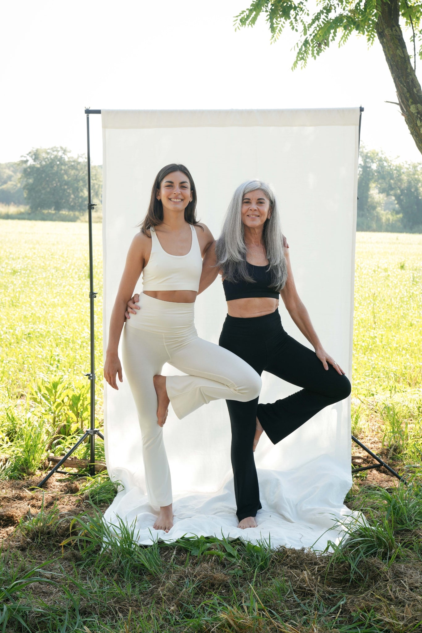 Pantalón Flare Shakti Avena