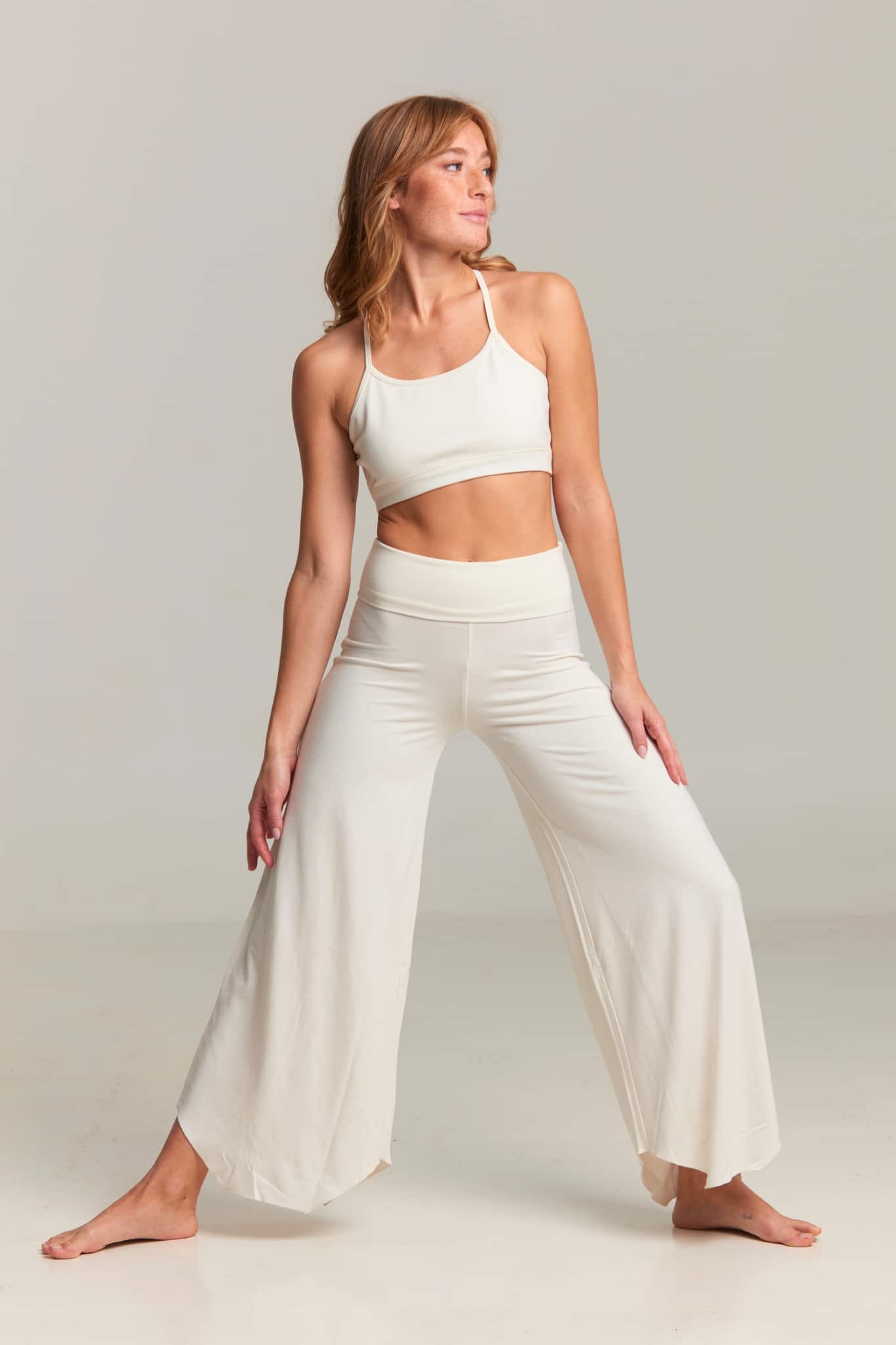 Pantalón Flare Maya Avena