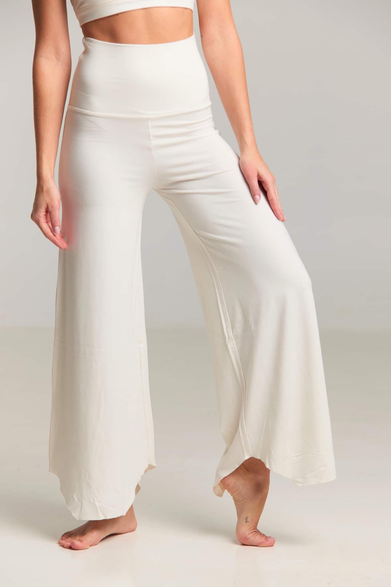 Pantalón Flare Maya Avena