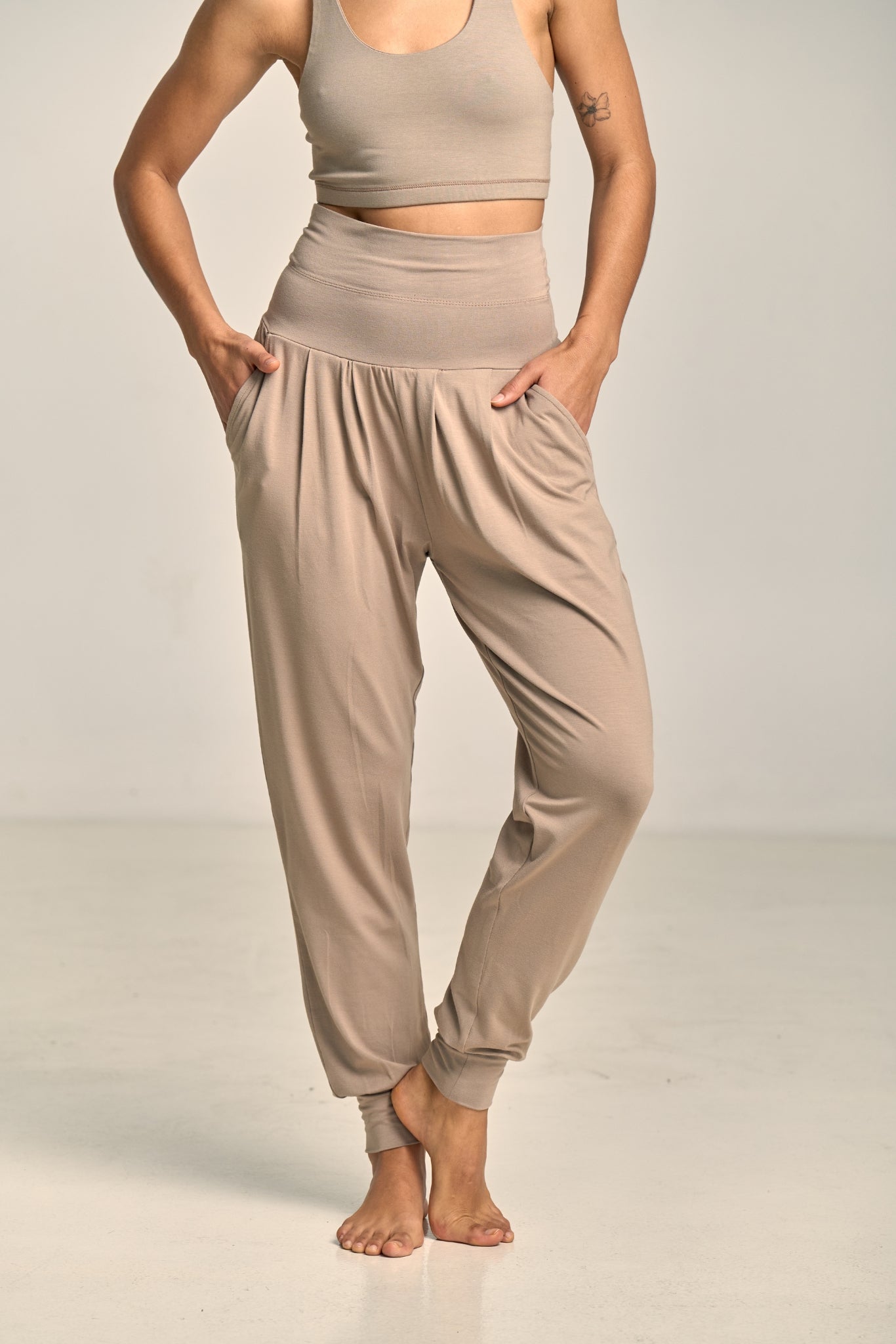 Pantalón Purusha Harem Arcilla