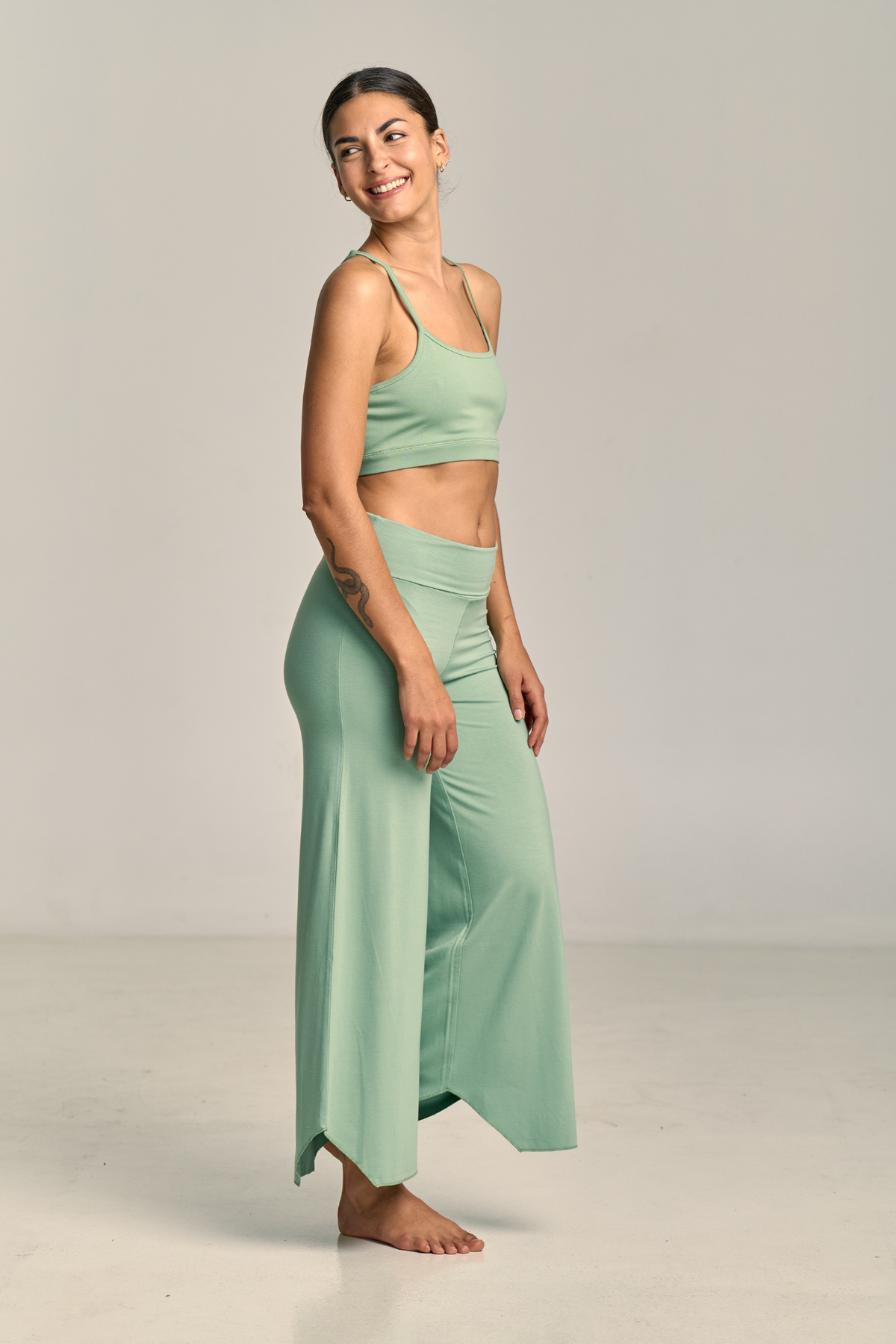 Pantalón Flare Maya Salvia
