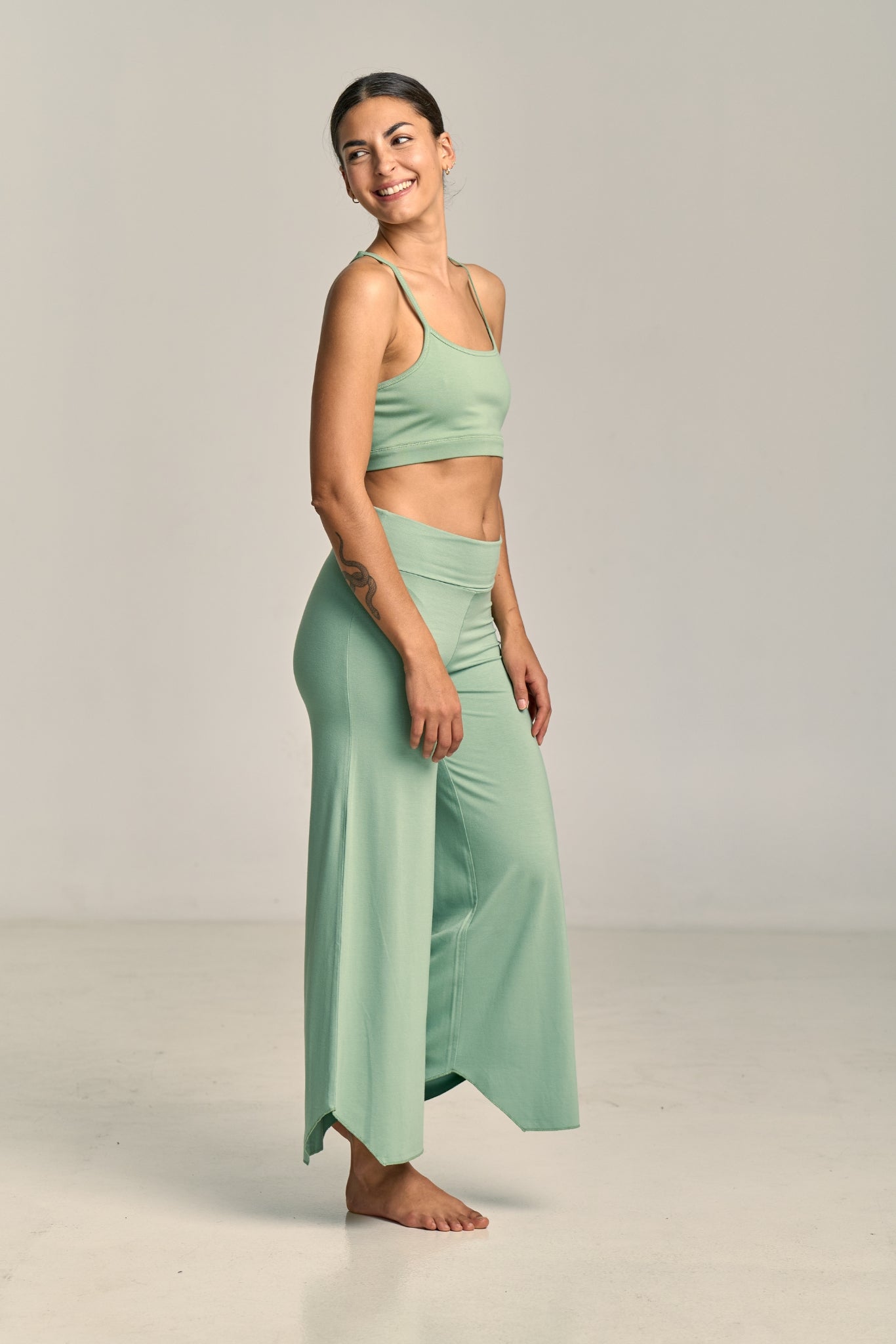Pantalón Flare Maya Salvia
