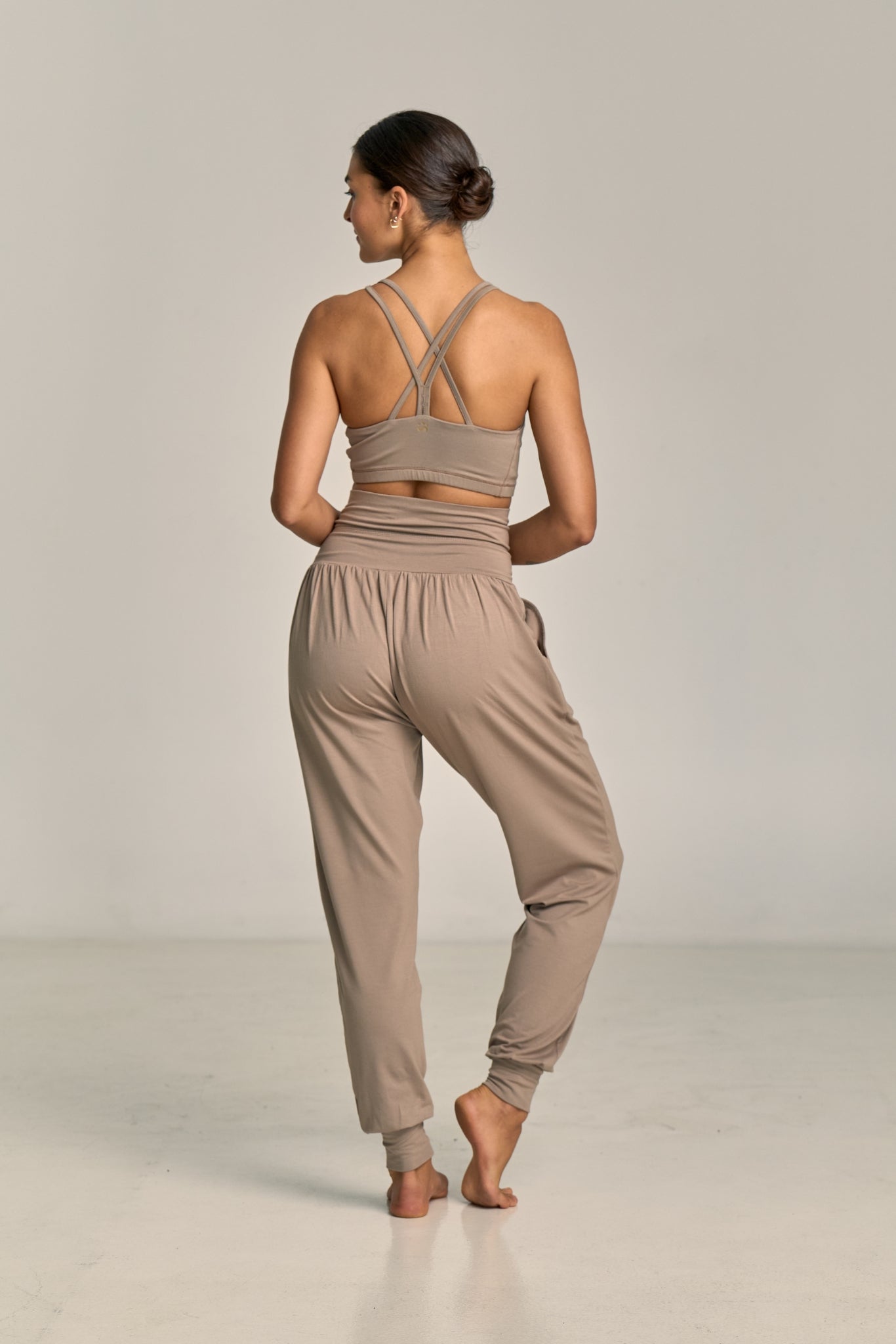 Pantalón Purusha Harem Arcilla