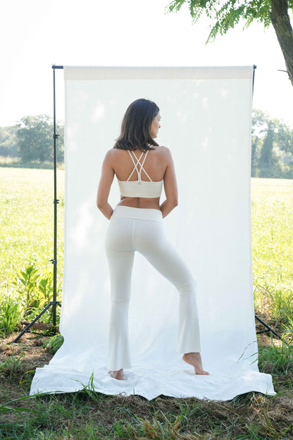 Pantalón Flare Shakti Avena